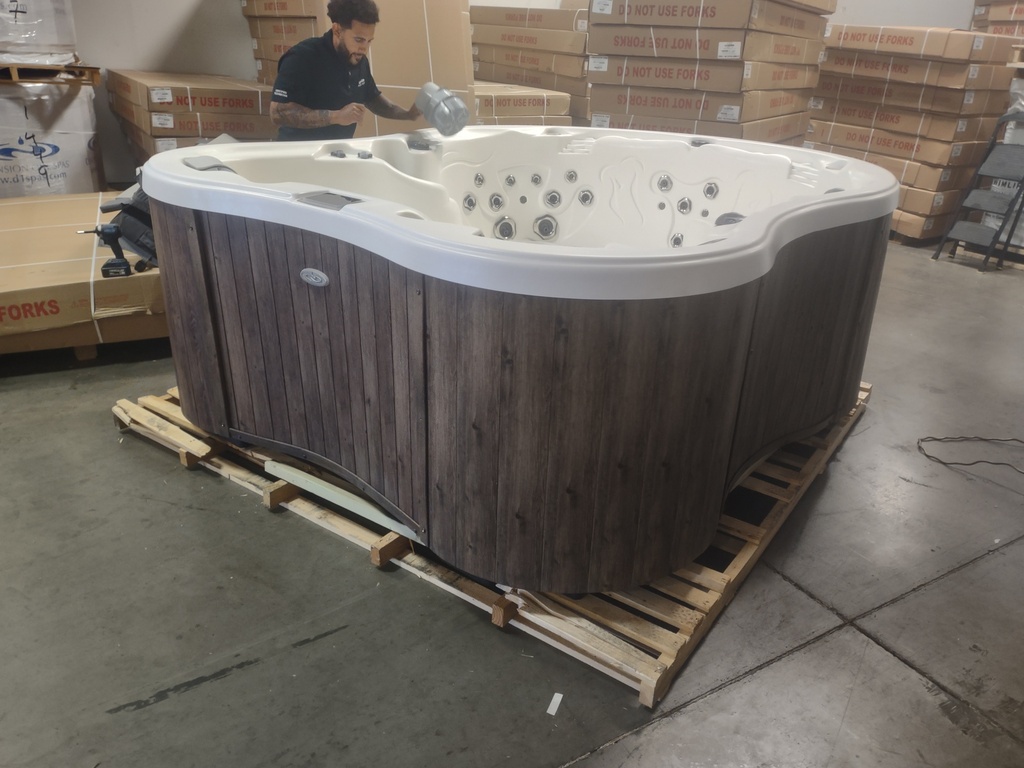 Preowned 2017 Amore Bay (ULW V/C)